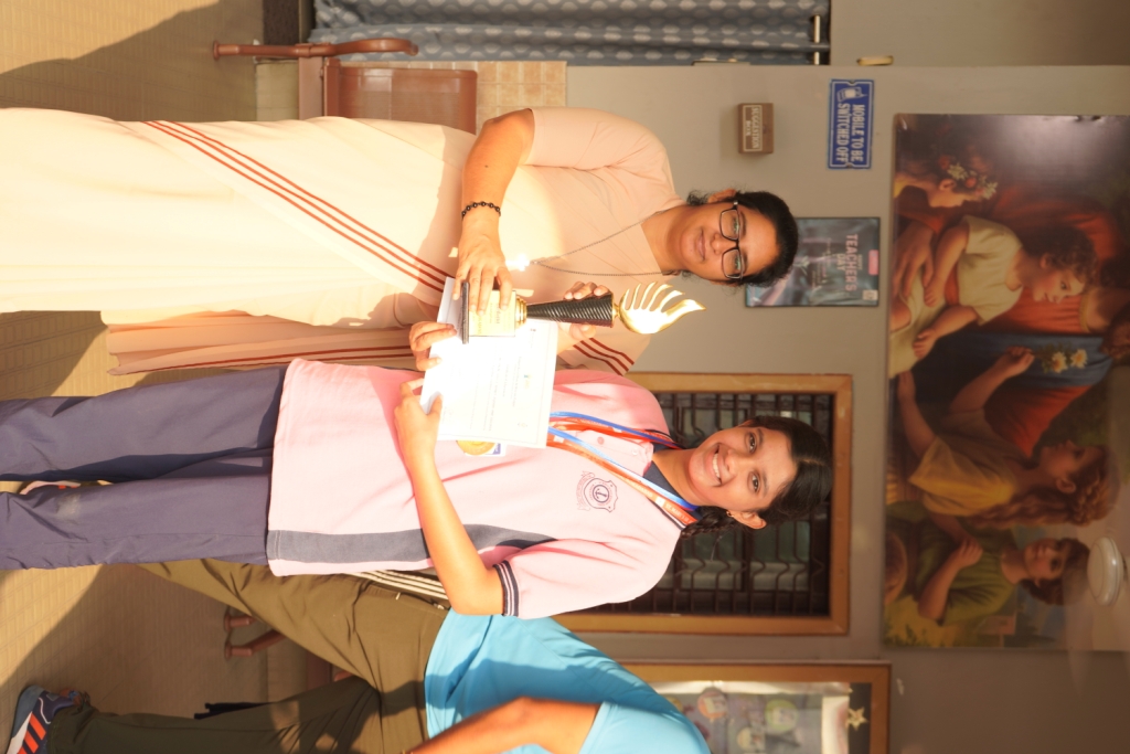 SPORTS AWARD DISTRIBUTON