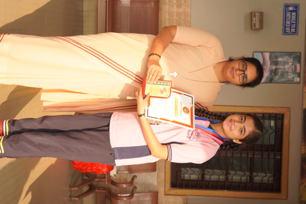 SPORTS AWARD DISTRIBUTON