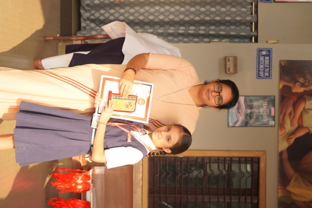 SPORTS AWARD DISTRIBUTON